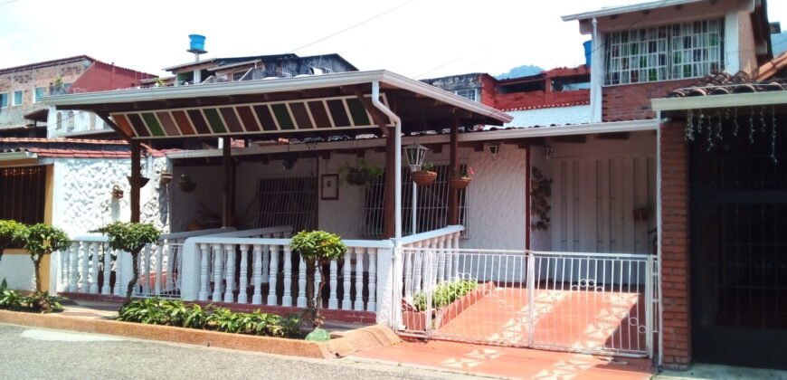 CASA EN URBANIZACIÓN PRIVADA  EN AV. ROTARIA, SAN CRISTÓBAL, ESTADO TÁCHIRA, VENEZUELA.